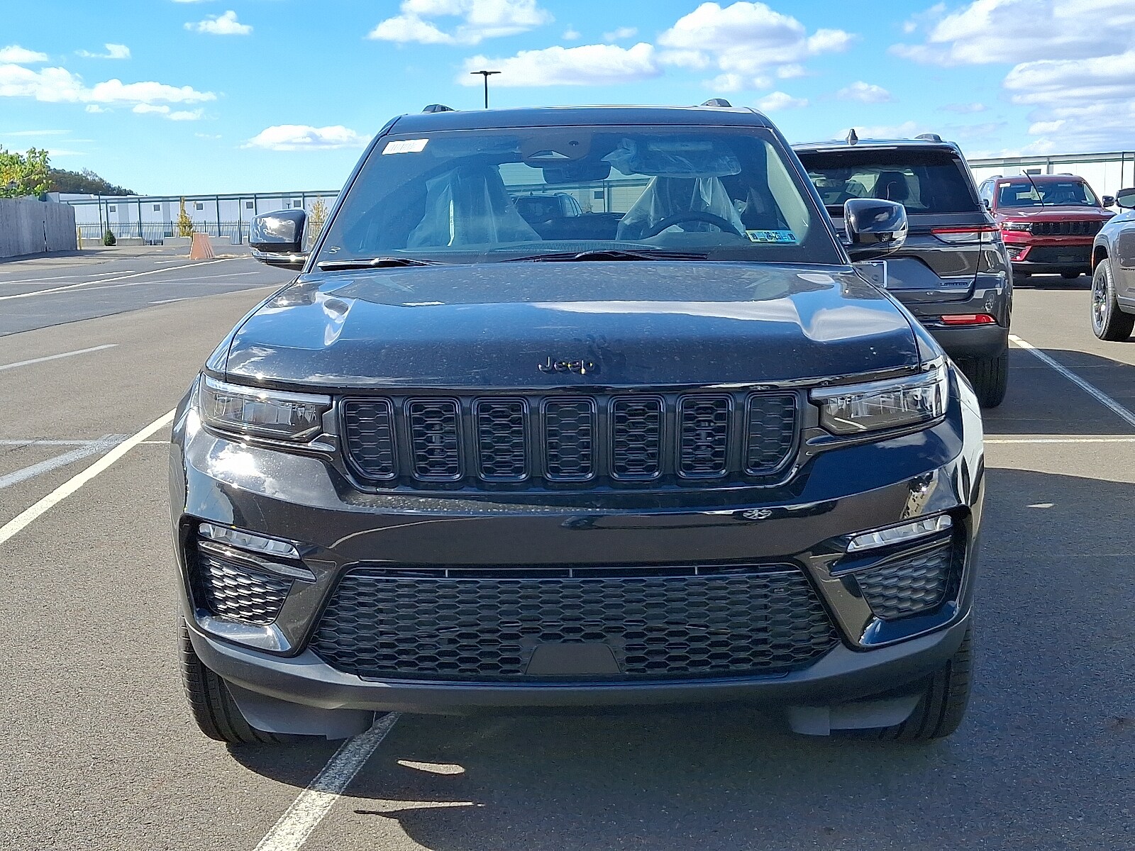 2025 Jeep Grand Cherokee Limited photo 2