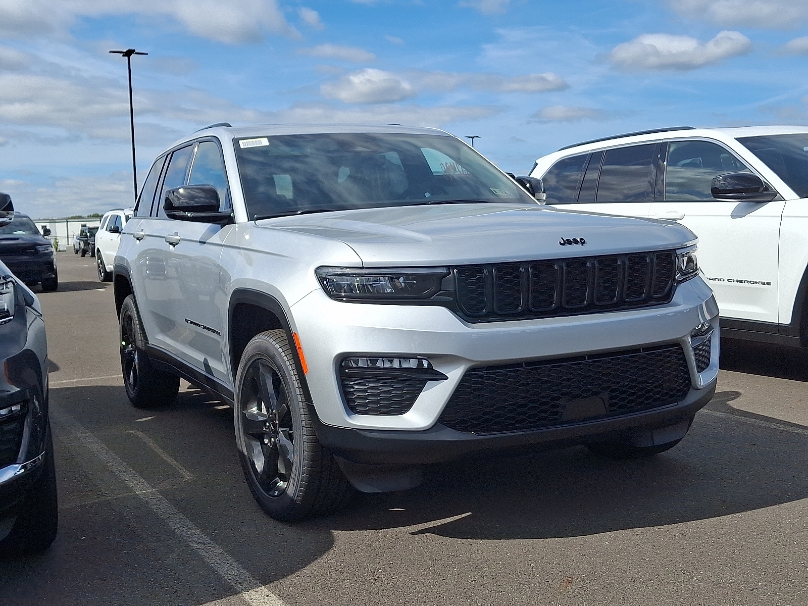 2025 Jeep Grand Cherokee Limited's photo