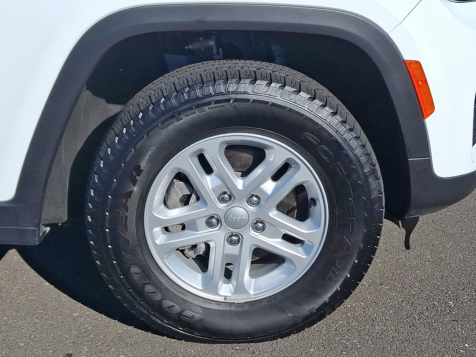 2024 Jeep Grand Cherokee Laredo - Photo 8