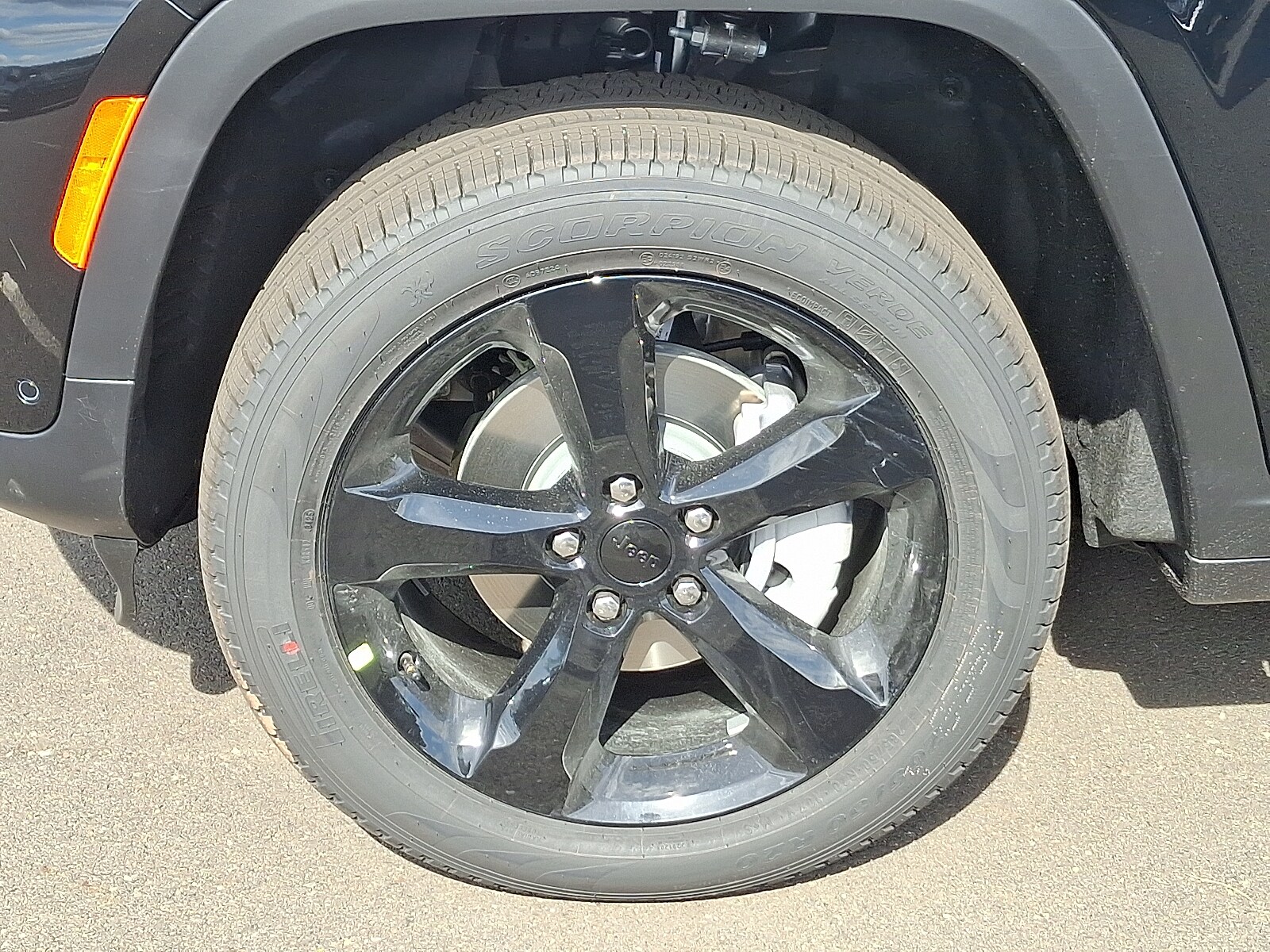 2025 Jeep Grand Cherokee Limited photo 4