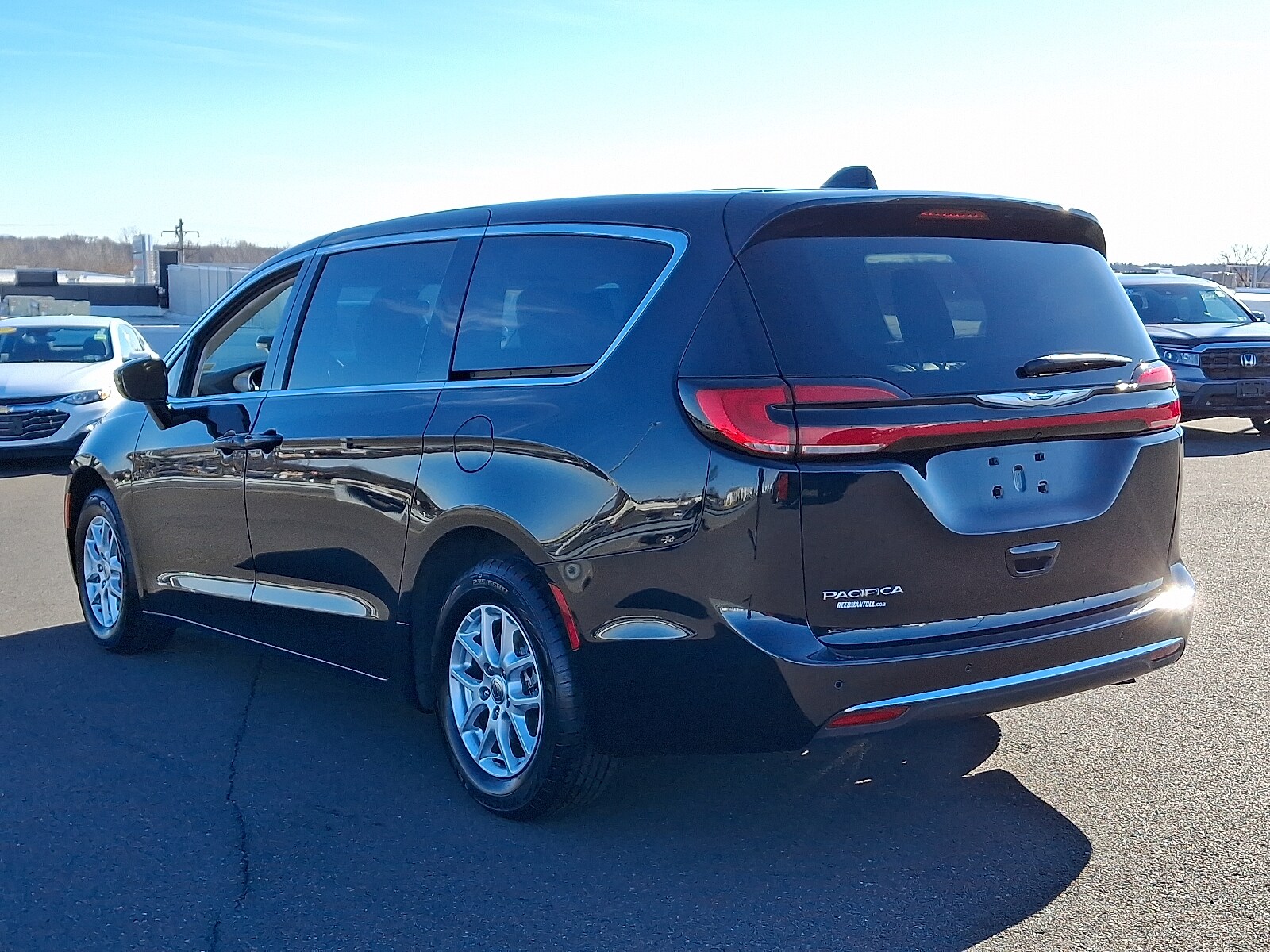 2024 Chrysler Pacifica Touring L photo 3