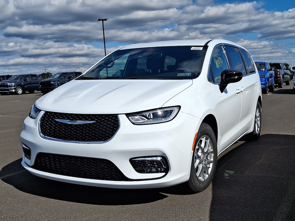 New 2026 Chrysler Pacifica Select Passenger Van