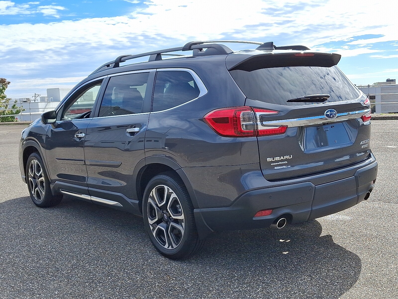 2023 Subaru Ascent Touring photo 3