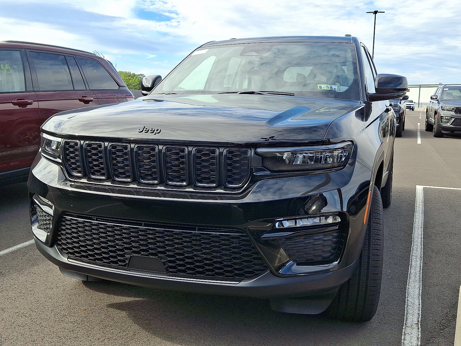 2025 Jeep Grand Cherokee Limited photo 2