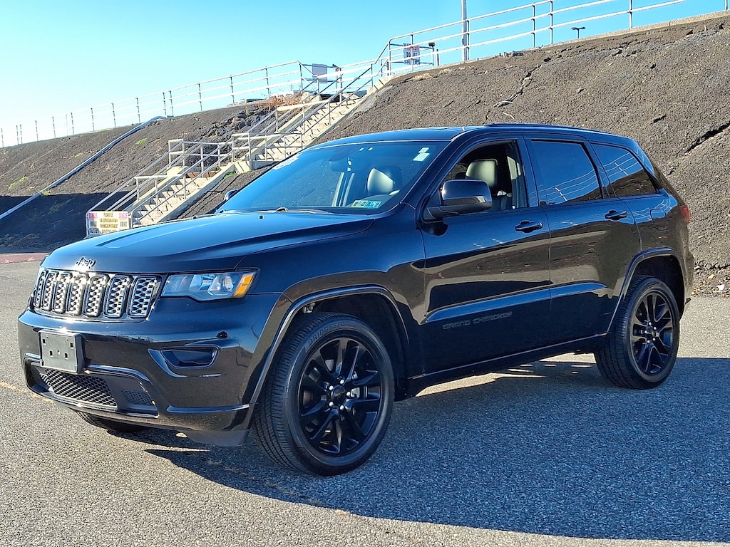 Used 2018 Jeep Grand Cherokee Altitude 4x4 Sport Utility
