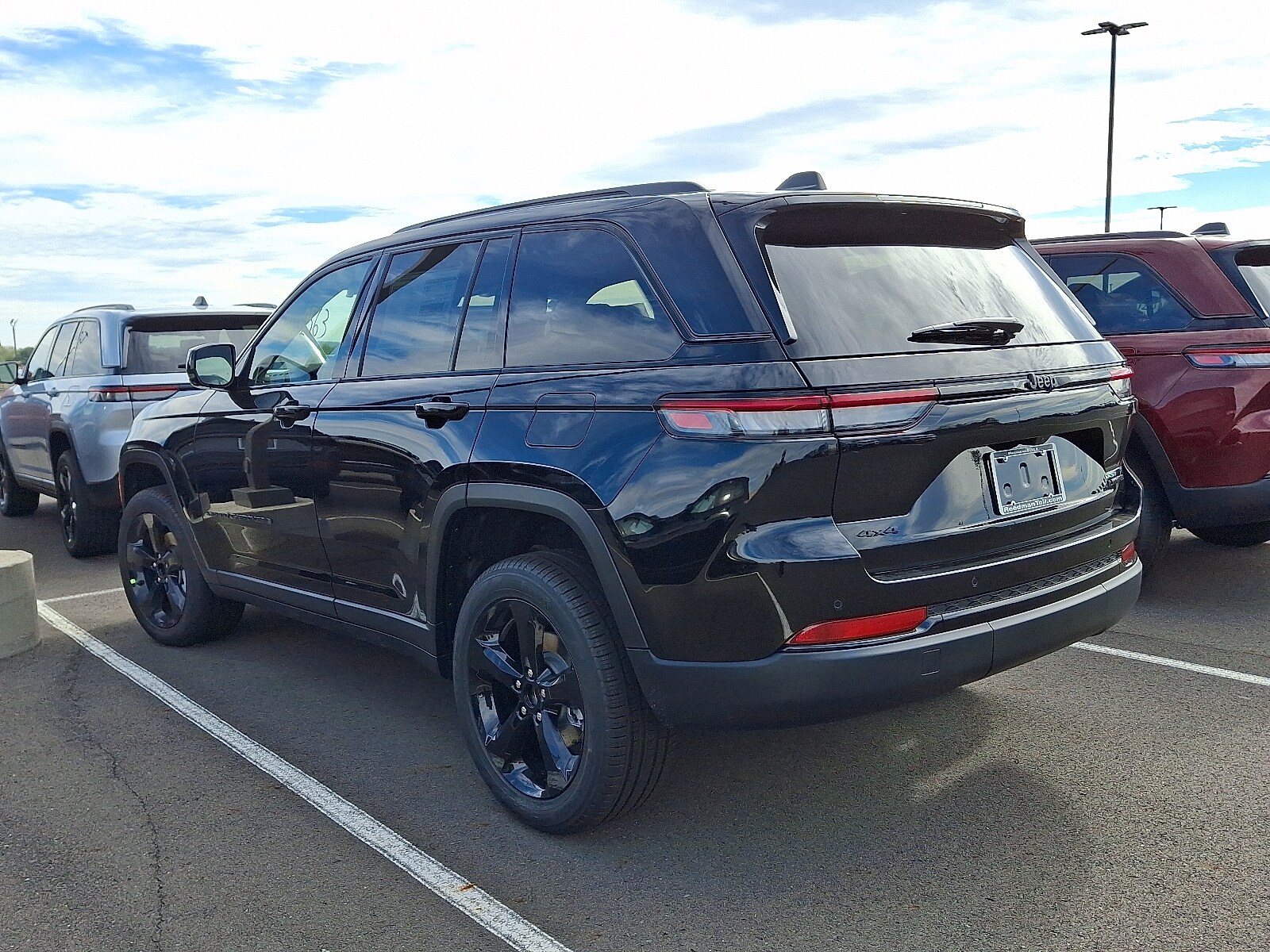 2025 Jeep Grand Cherokee Limited photo 4