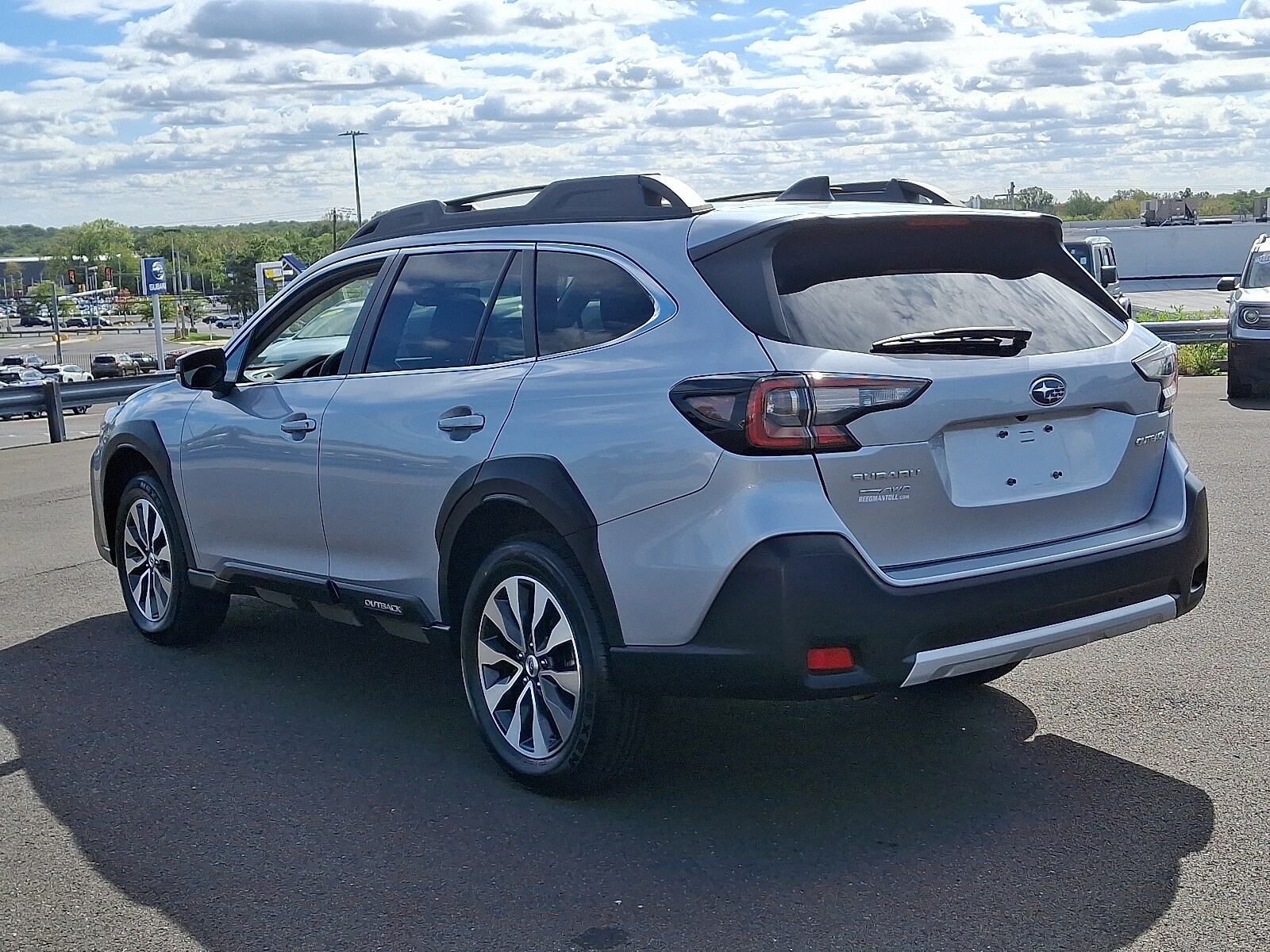 2023 Subaru Outback Limited photo 4