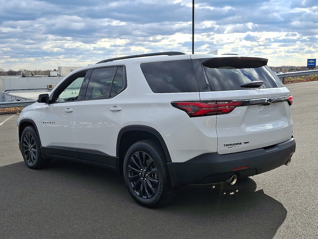 Used 2023 Chevrolet Traverse AWD RS Sport Utility