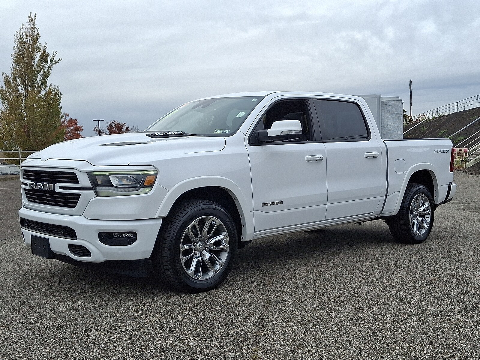 2021 Ram 1500 Laramie photo 3
