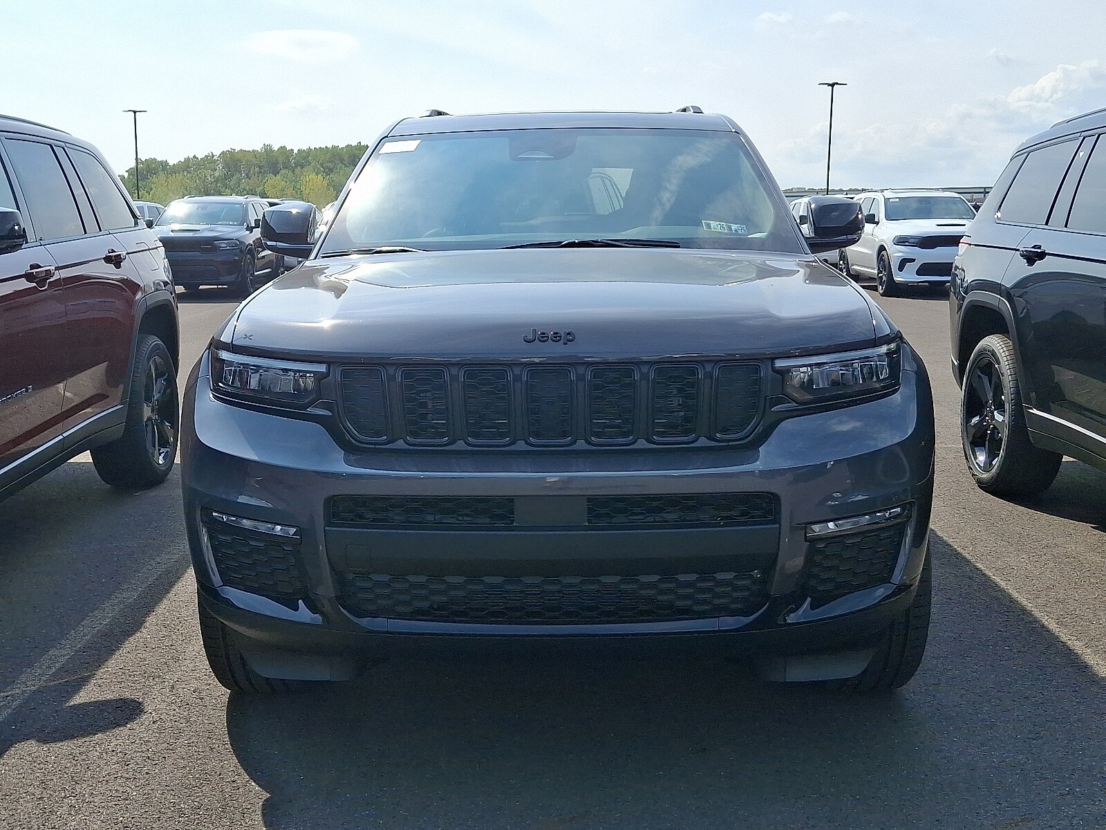 2025 Jeep Grand Cherokee Limited photo 2