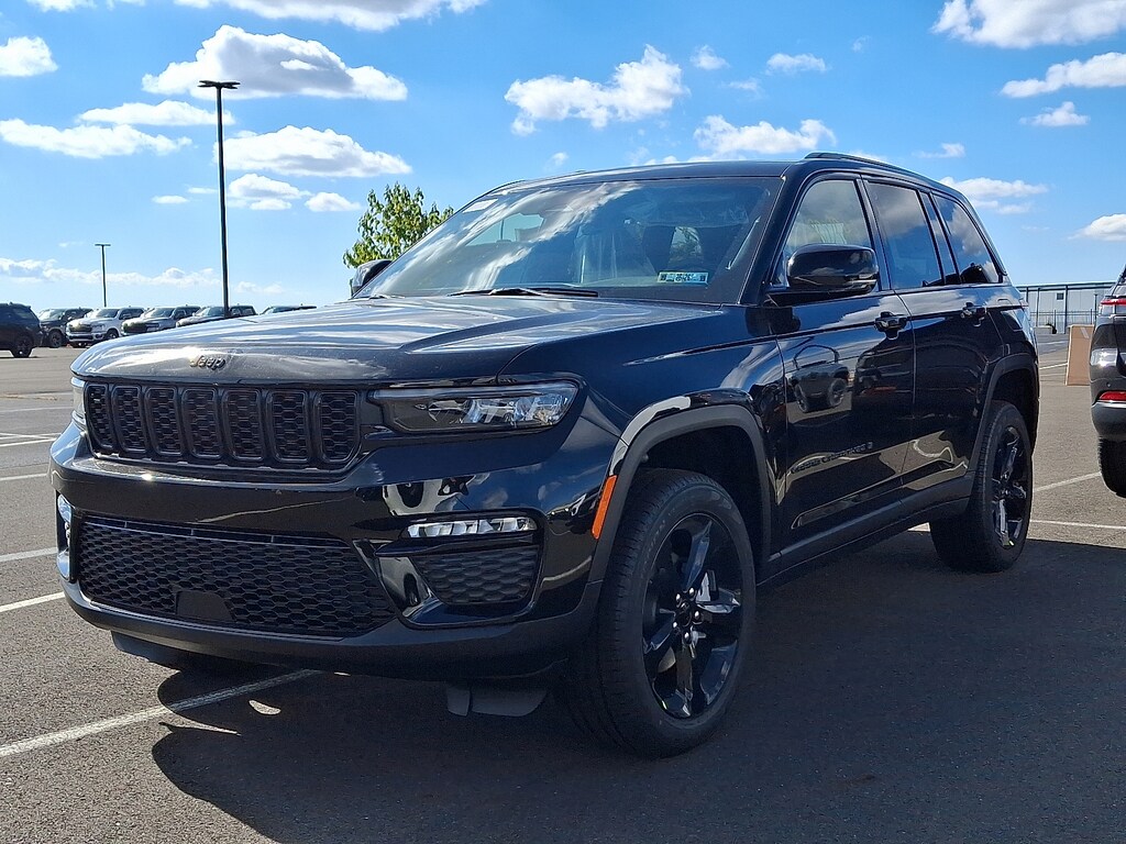 New 2025 Jeep Grand Cherokee Limited 4x4 Sport Utility