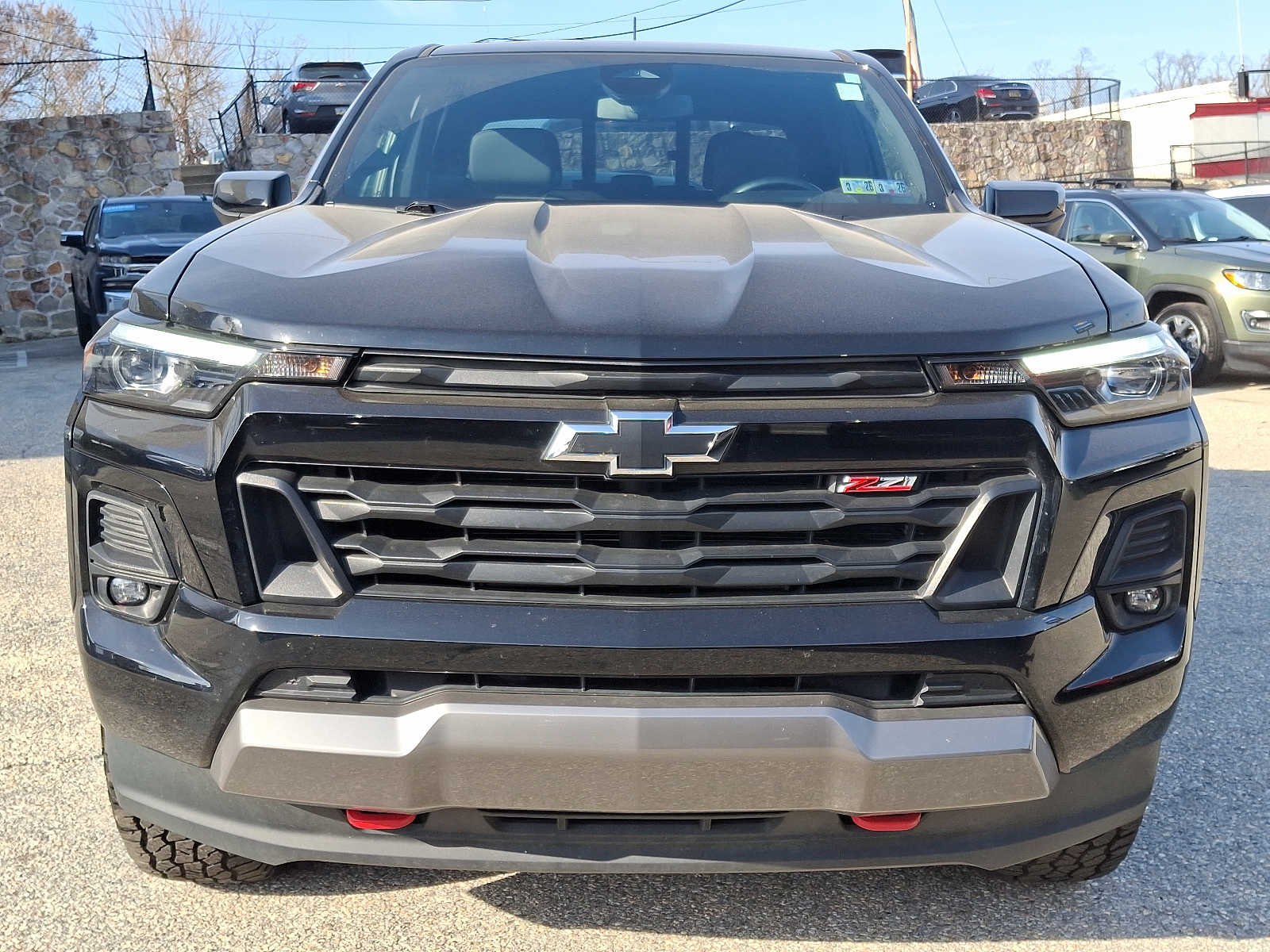 2023 Chevrolet Colorado Z71 photo 2