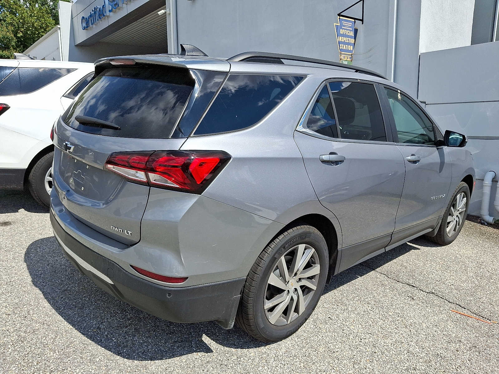 2024 Chevrolet Equinox LT photo 4