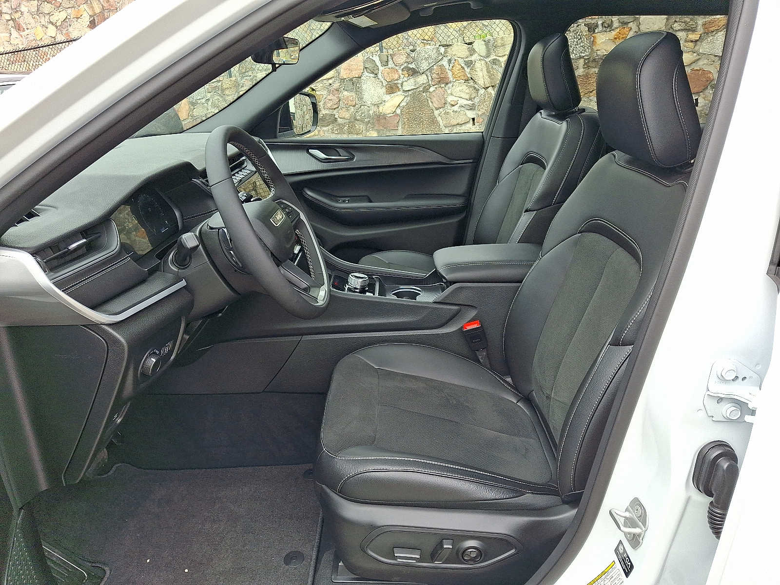 2025 Jeep Grand Cherokee L Altitude - Photo 15