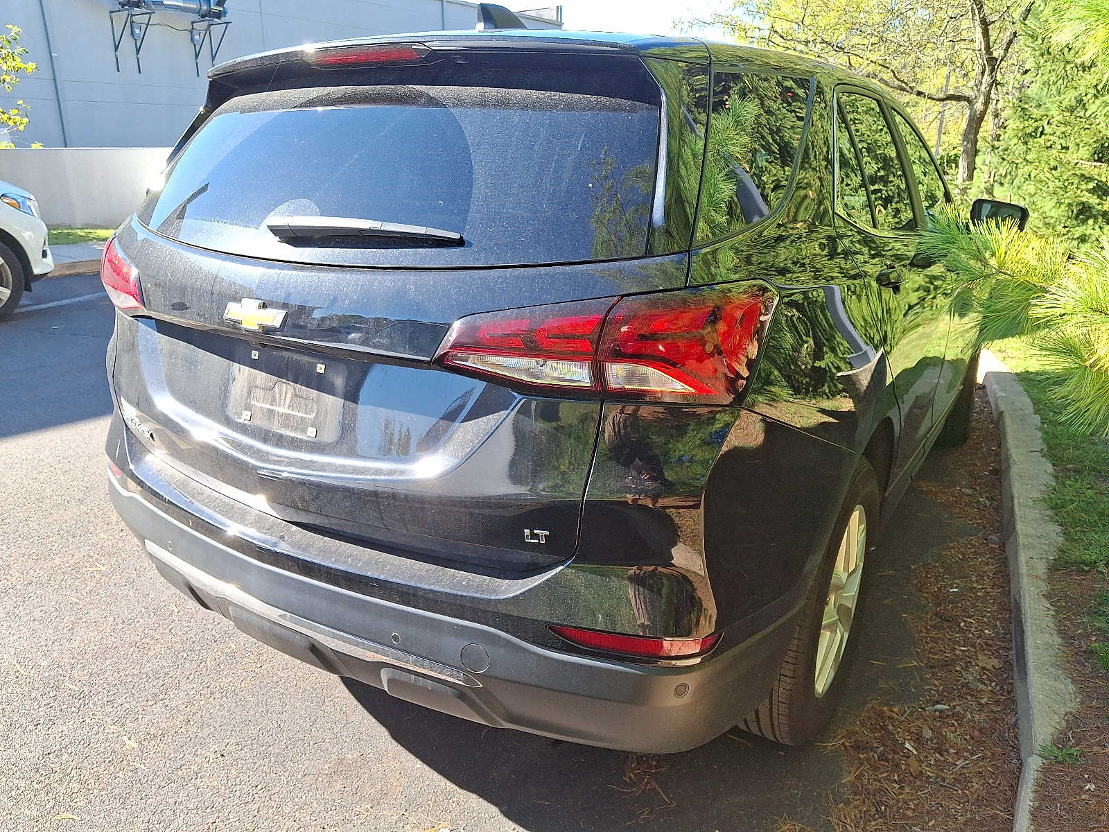 2022 Chevrolet Equinox LT photo 2
