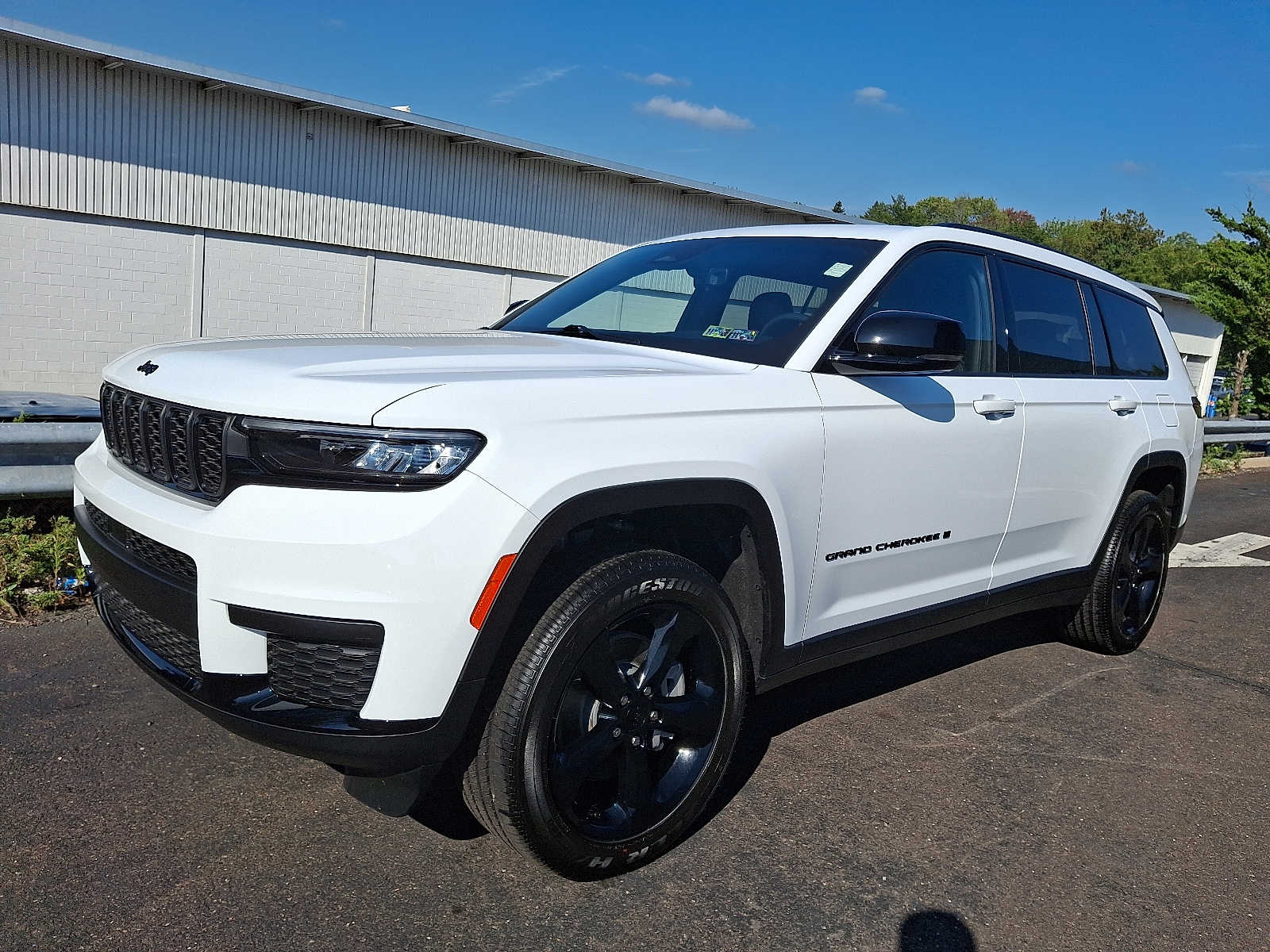 2025 Jeep Grand Cherokee Altitude X photo 2