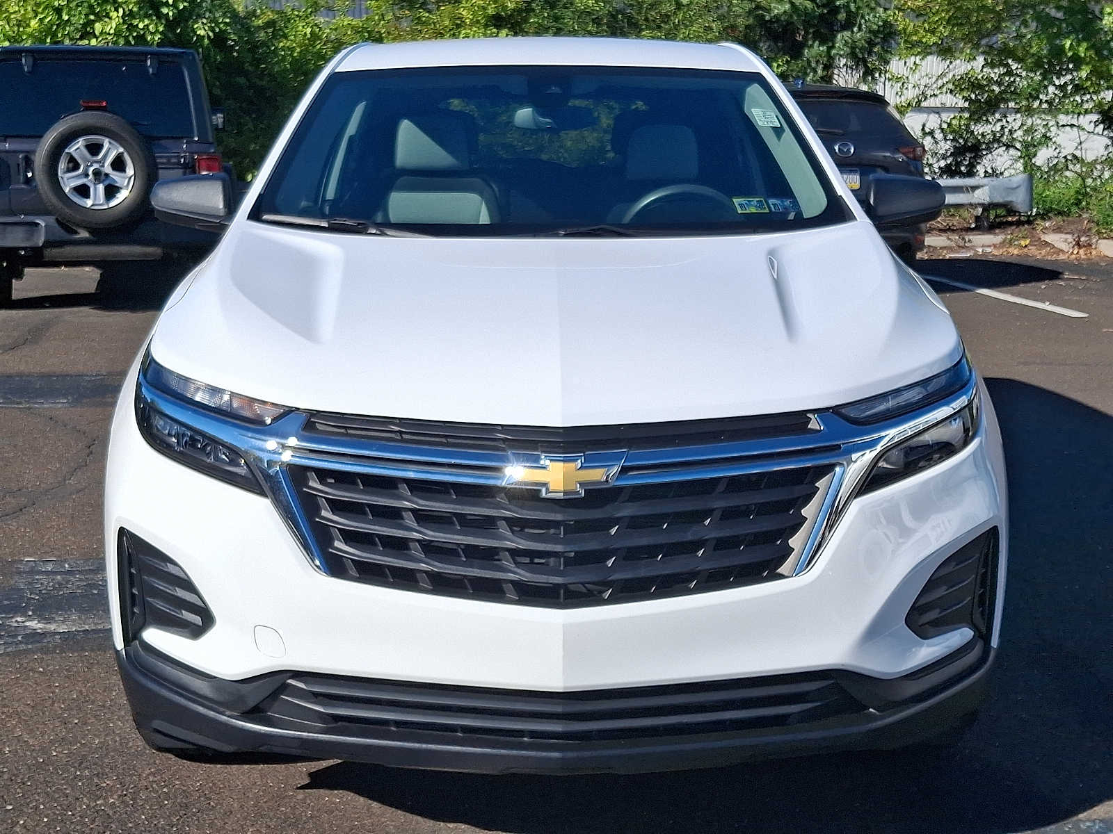2023 Chevrolet Equinox LS photo 2