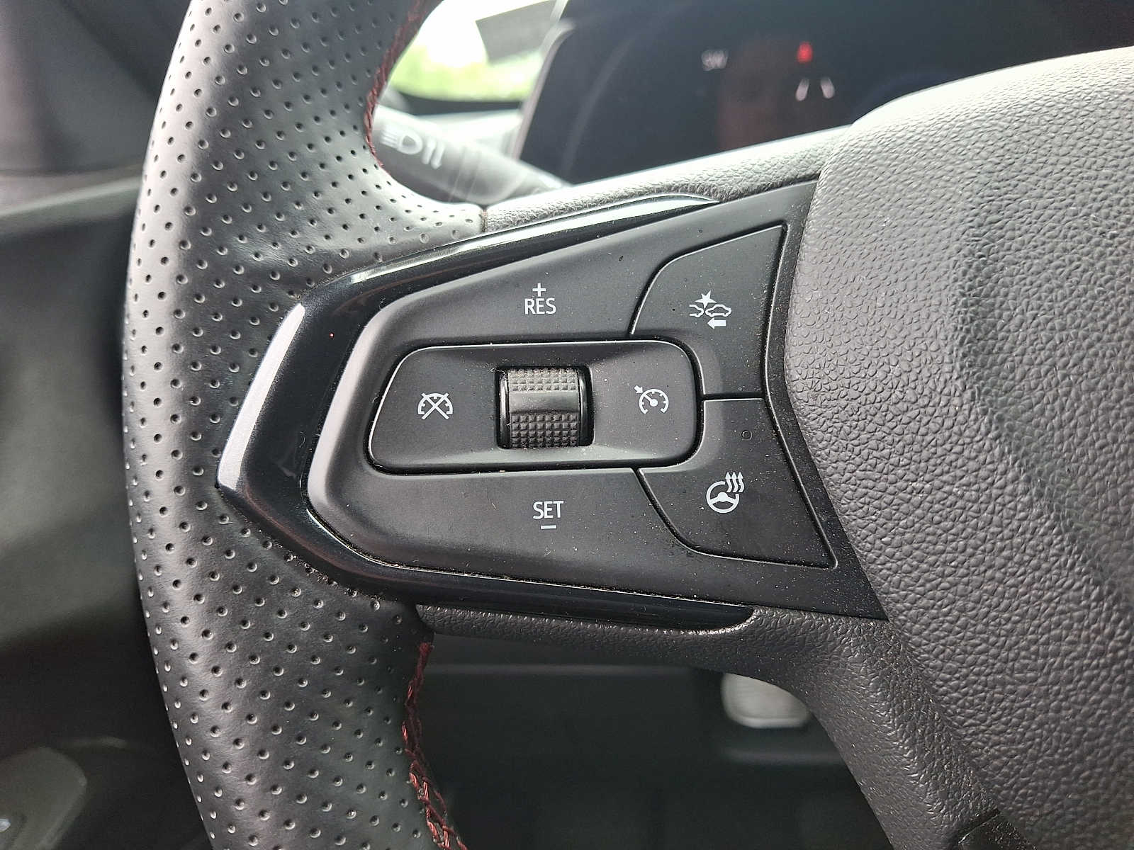 2025 Chevrolet Trax RS - Photo 23