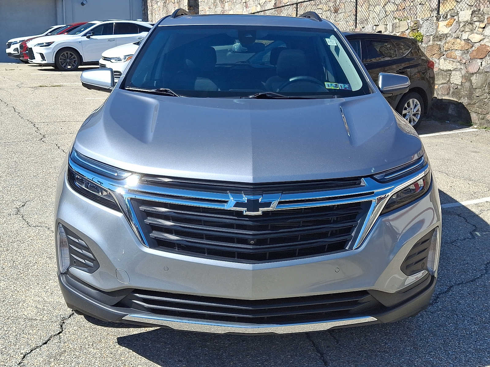 2024 Chevrolet Equinox LT photo 2