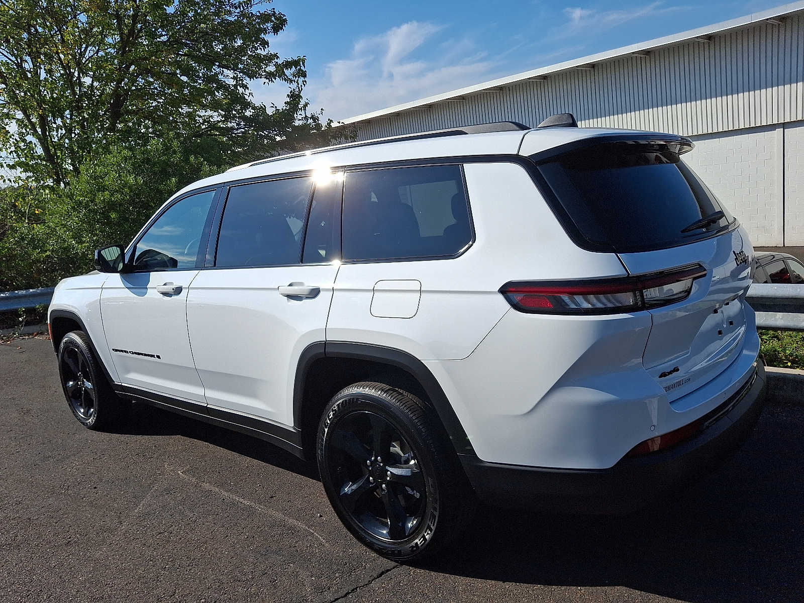 2025 Jeep Grand Cherokee Altitude X photo 3