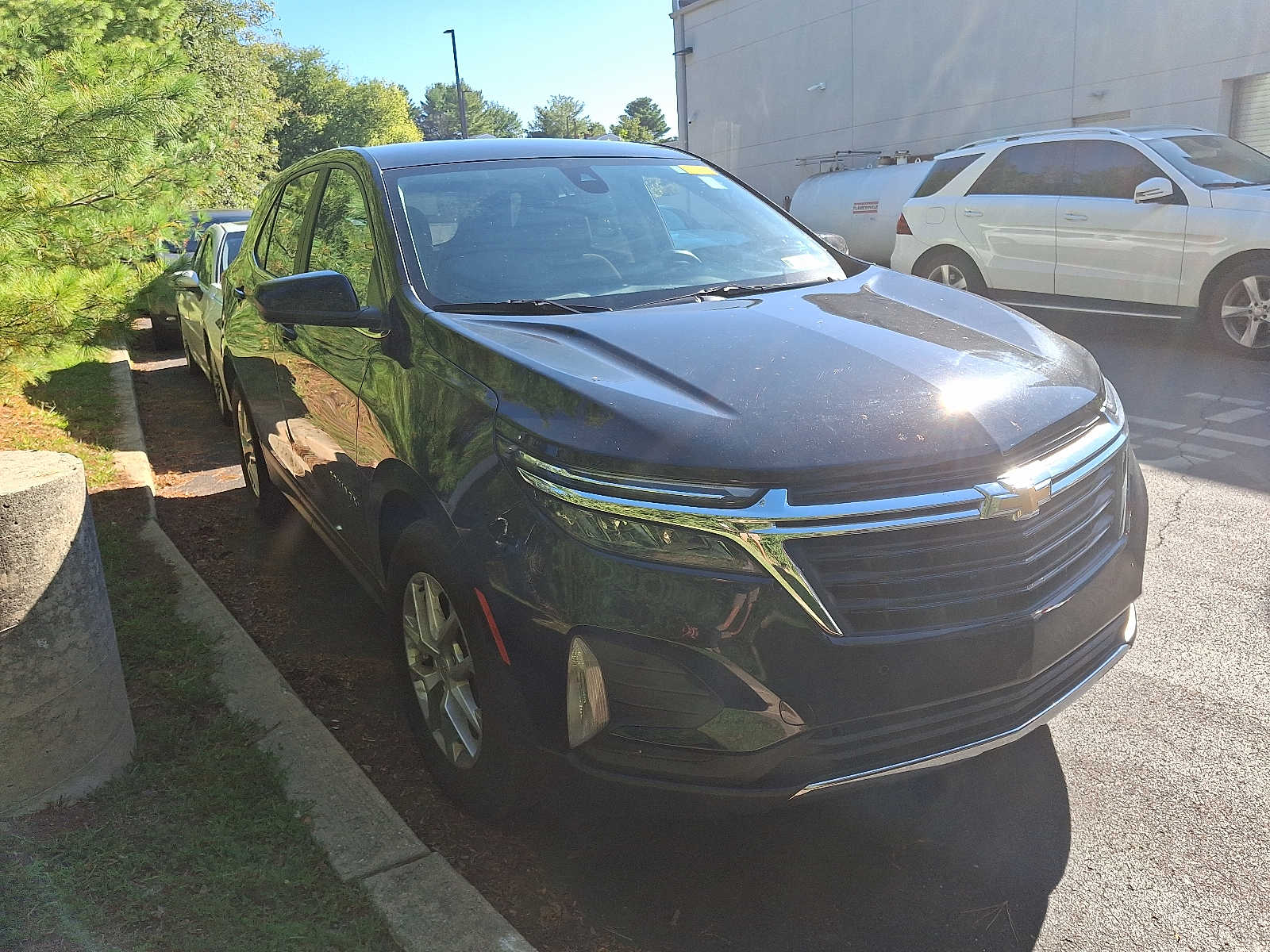 2022 Chevrolet Equinox LT photo 3