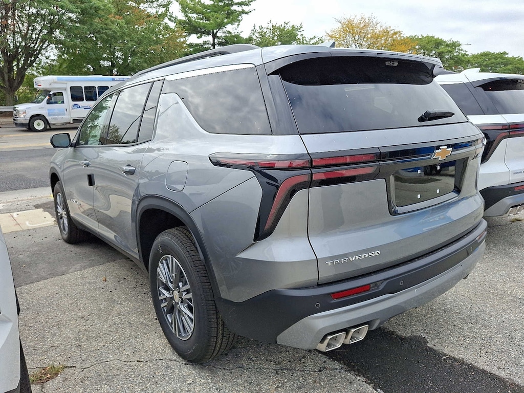 New 2026 Chevrolet Traverse LT SUV