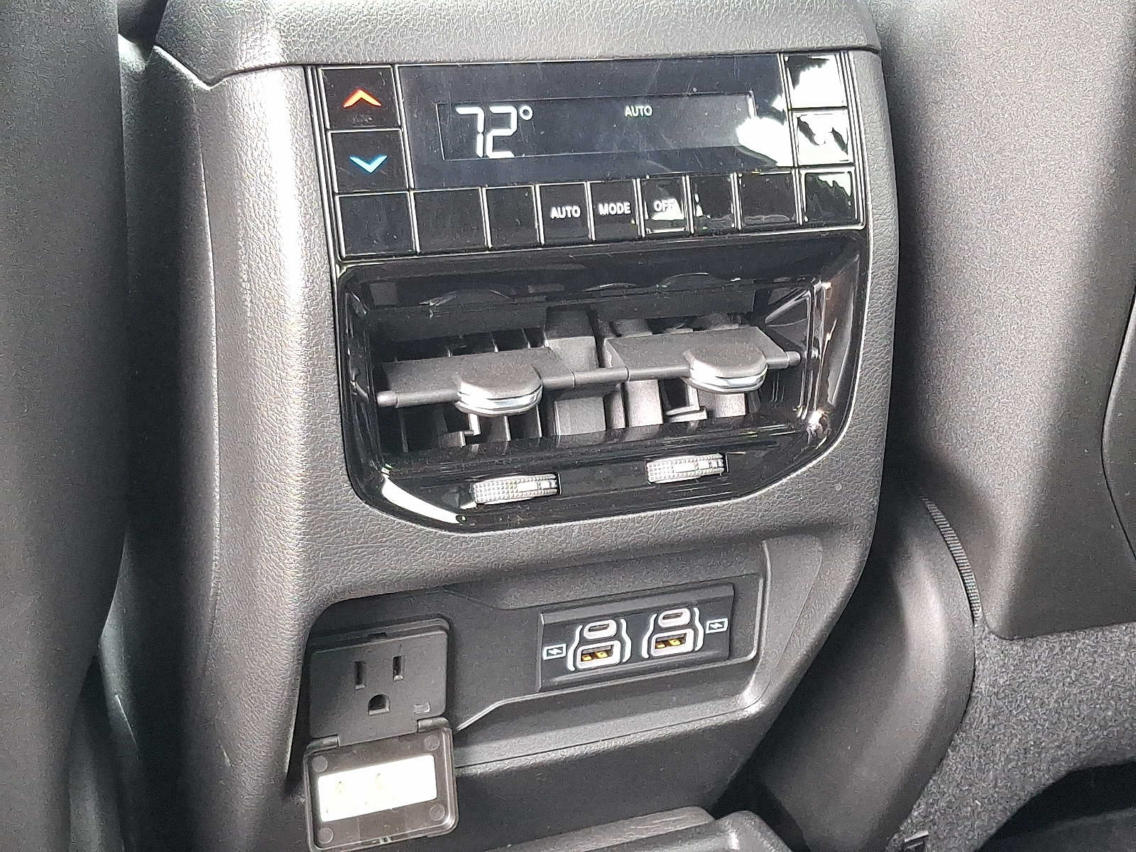 2025 Jeep Grand Cherokee L Altitude - Photo 12