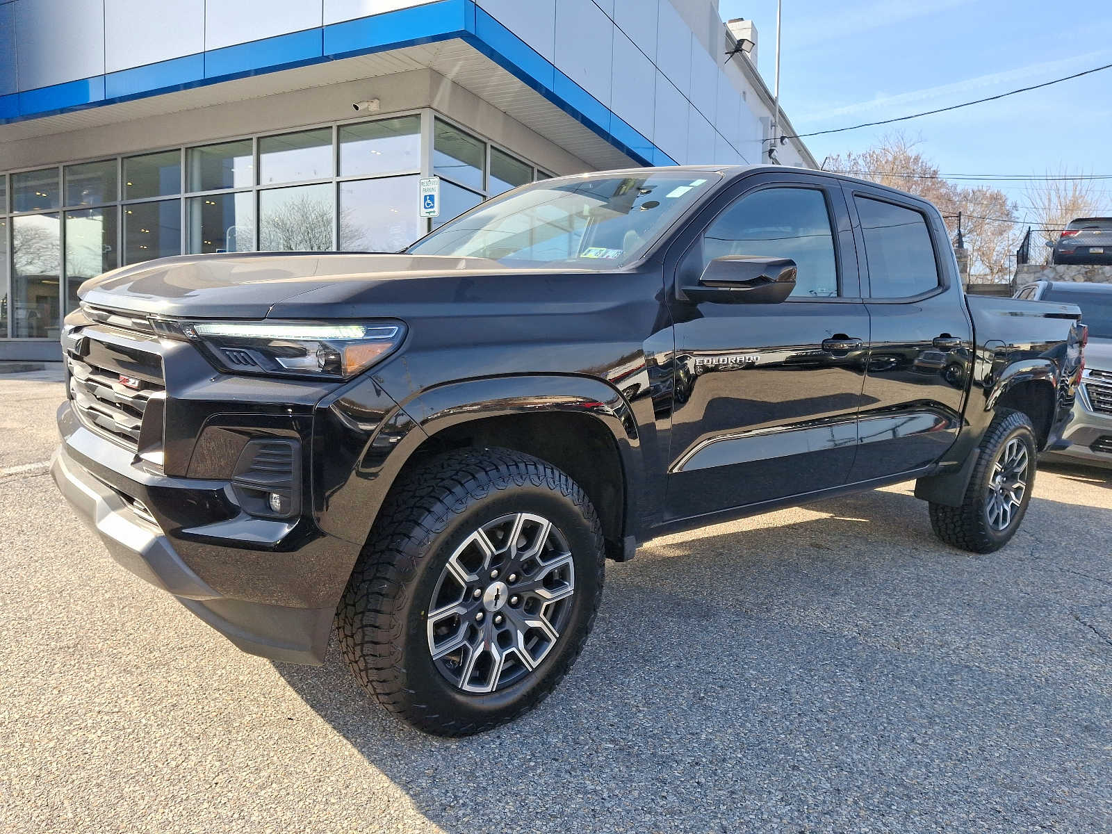 2023 Chevrolet Colorado Z71 photo 3