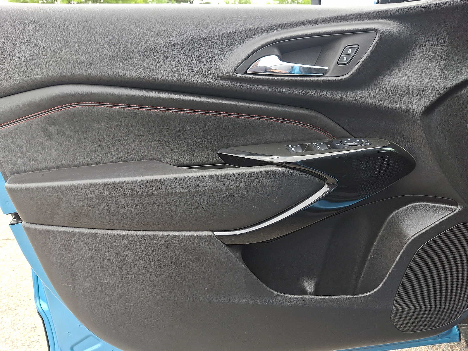 2025 Chevrolet Trax RS - Photo 16
