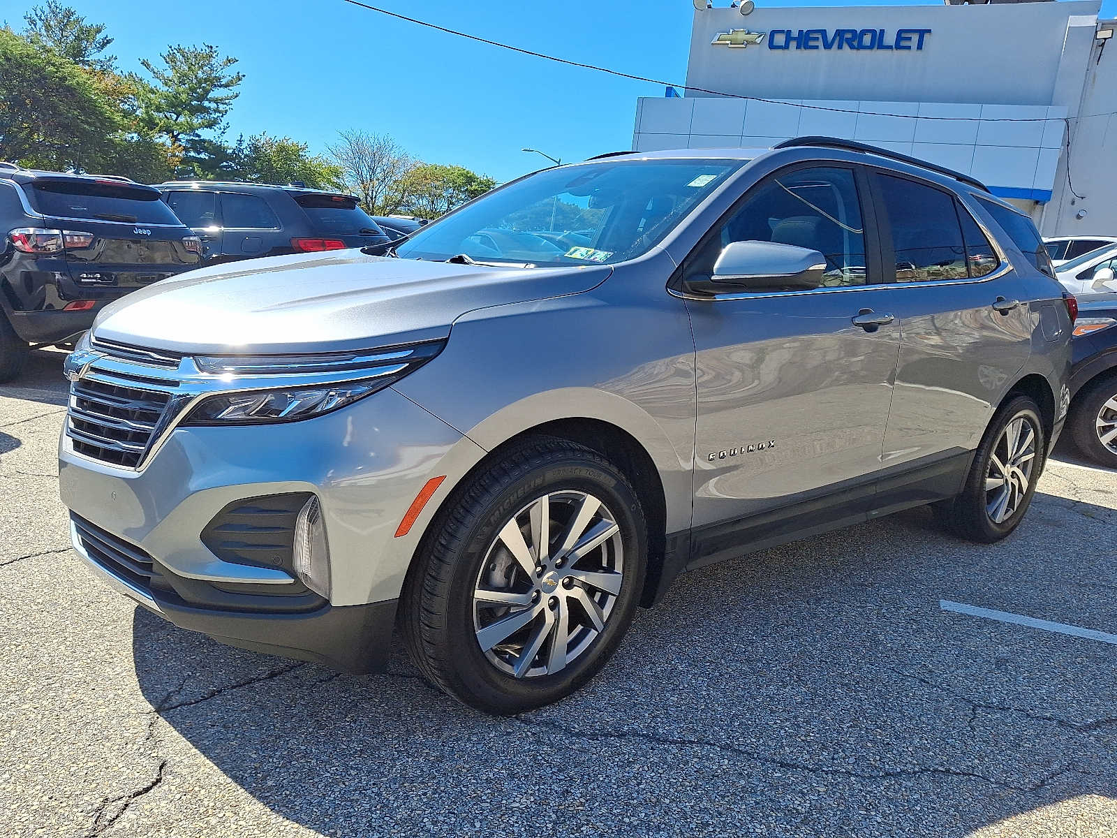 2024 Chevrolet Equinox LT photo 3
