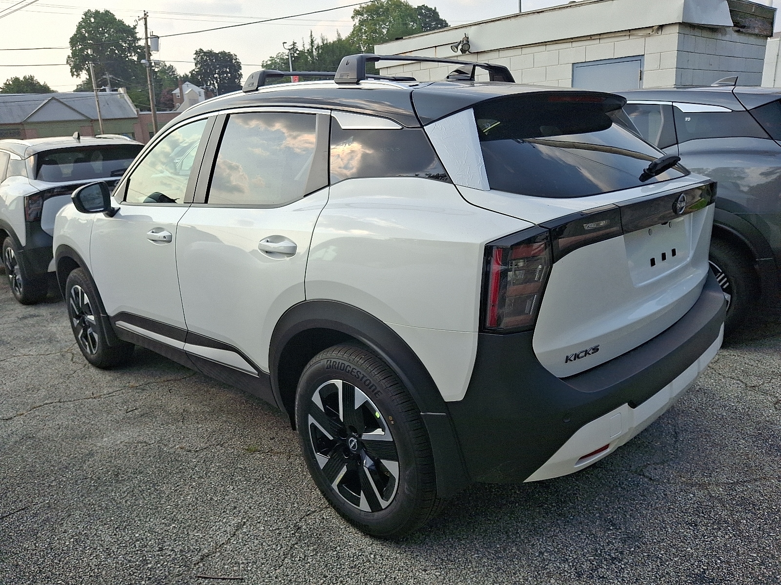 2025 Nissan Kicks SV AWD - Photo 3