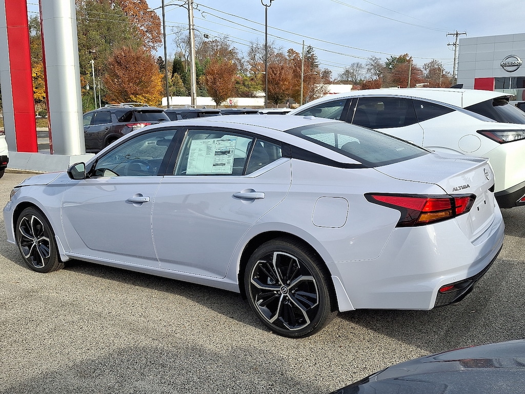New 2025 Nissan Altima SR AWD Car