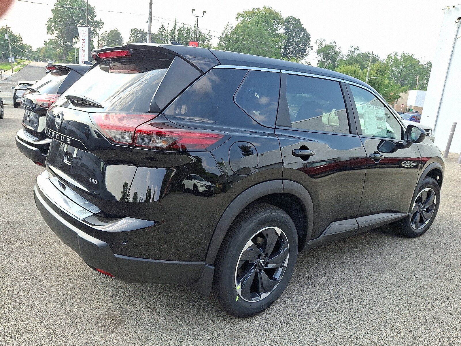 2026 Nissan Rogue SV photo 2