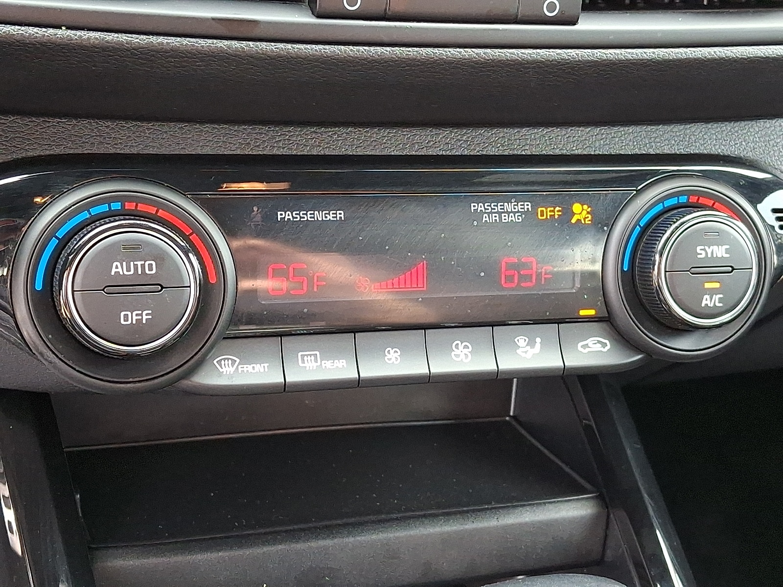 2023 Kia Forte GT-Line - Photo 15