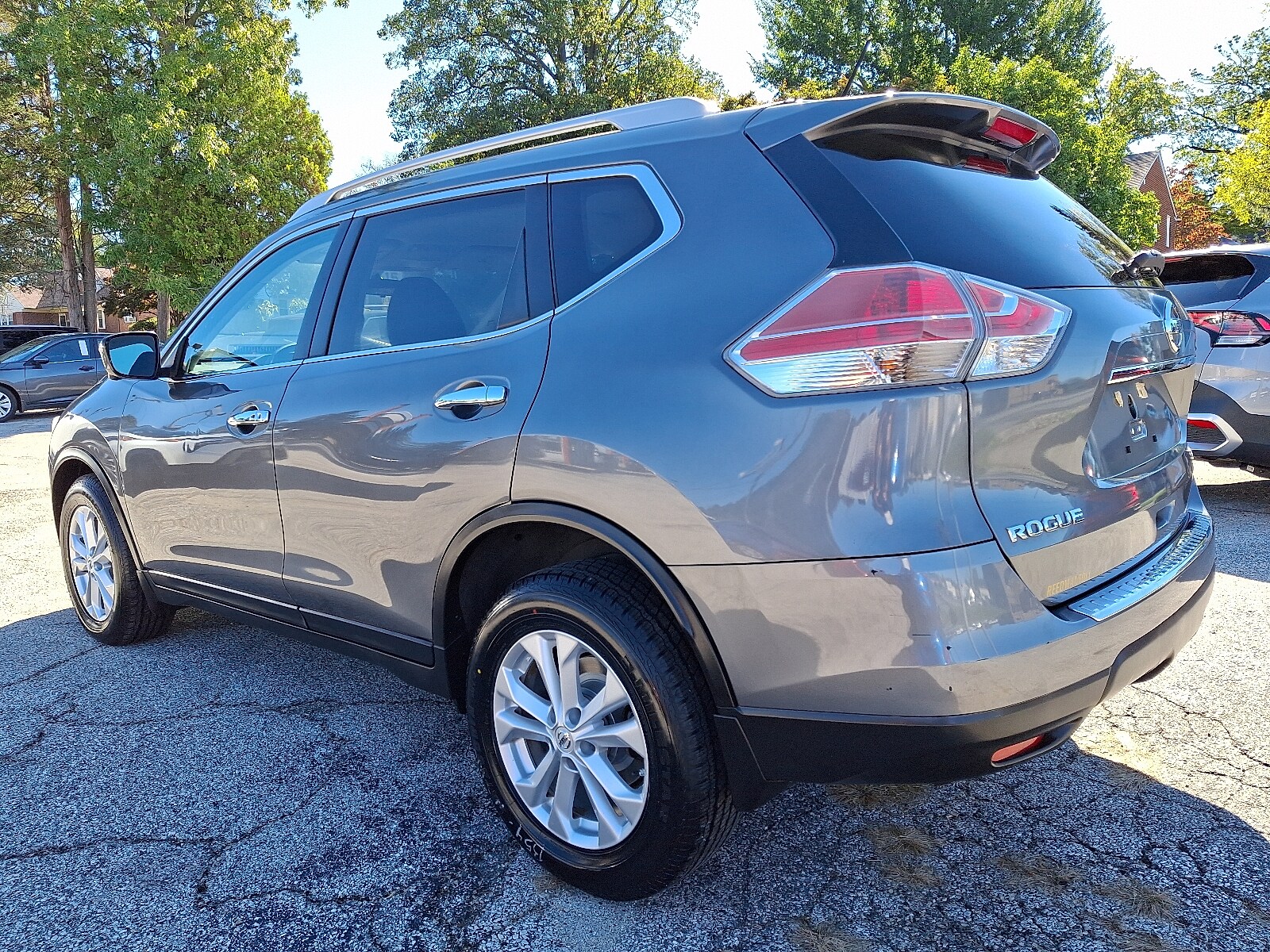 2016 Nissan Rogue SV photo 4