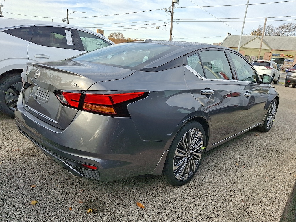 New 2025 Nissan Altima SL FWD Car
