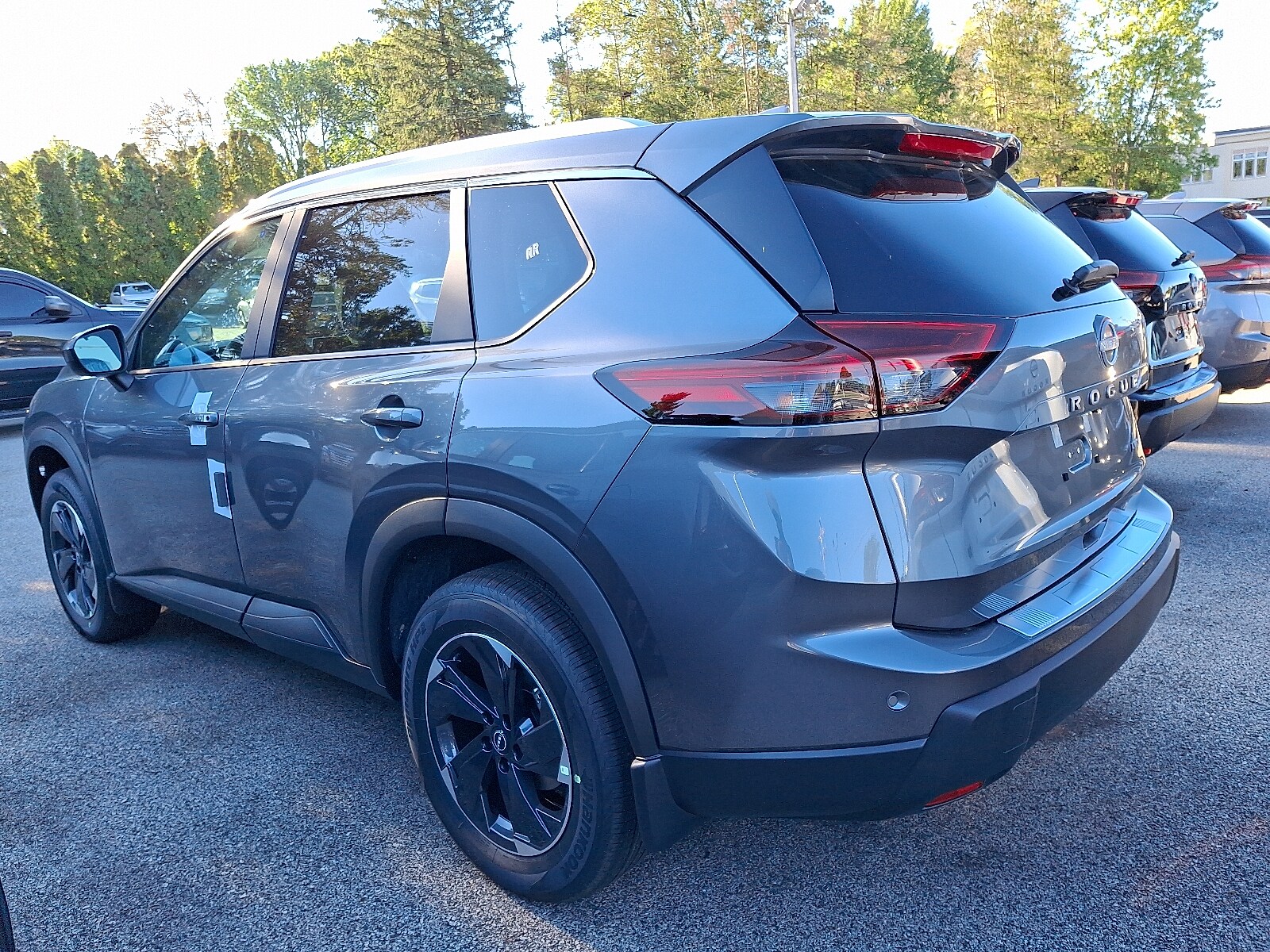 2026 Nissan Rogue SV photo 3