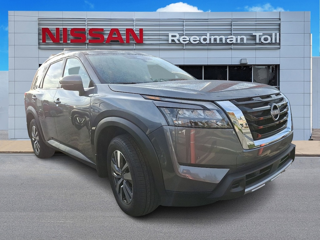 New 2025 Nissan Pathfinder SL 4WD Sport Utility