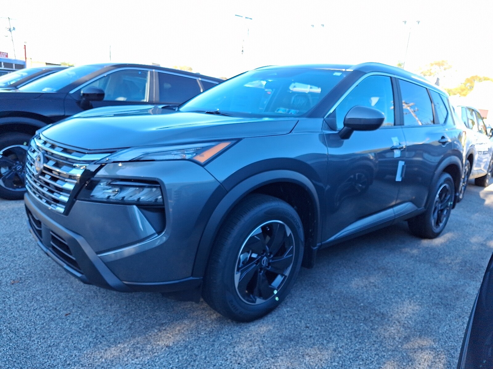 2026 Nissan Rogue SV photo 2