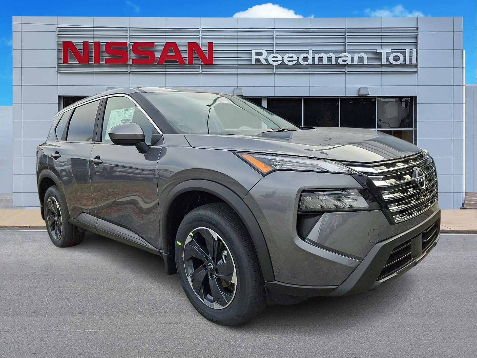 2026 Nissan Rogue SV's photo