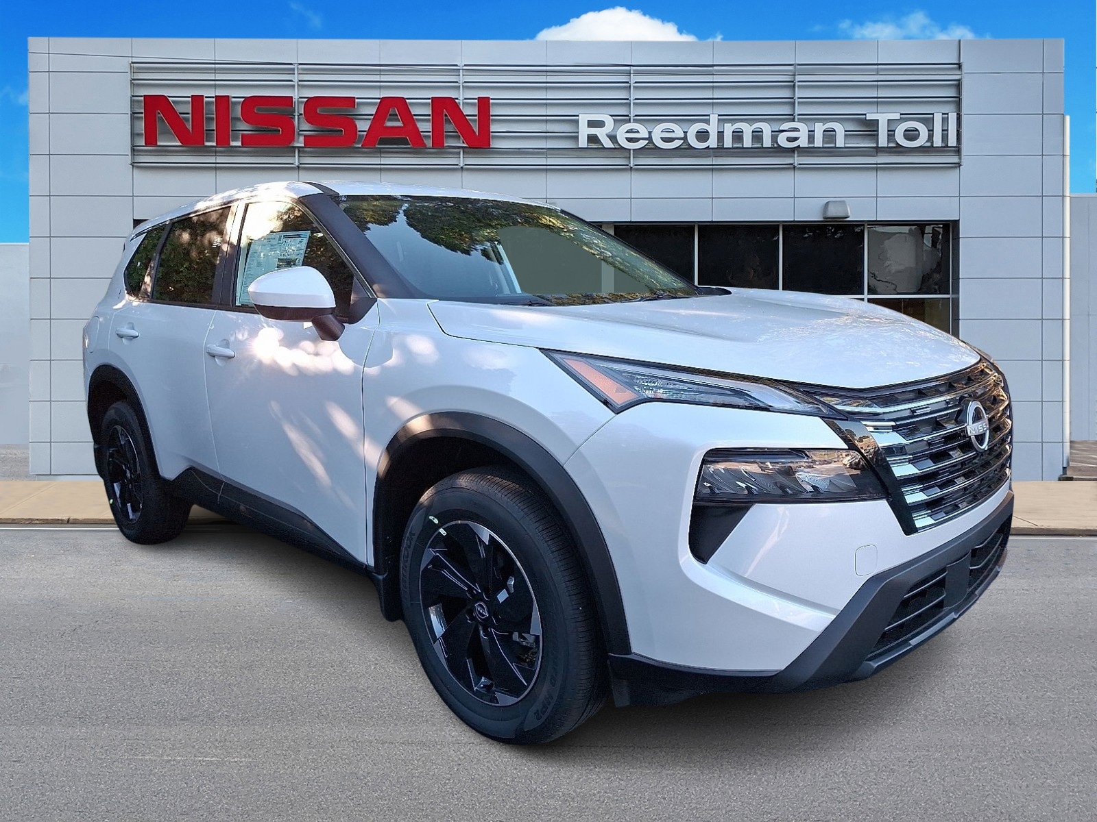2026 Nissan Rogue SV's photo