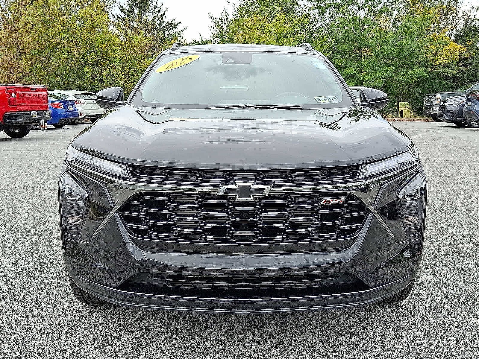 2025 Chevrolet Trax photo 2