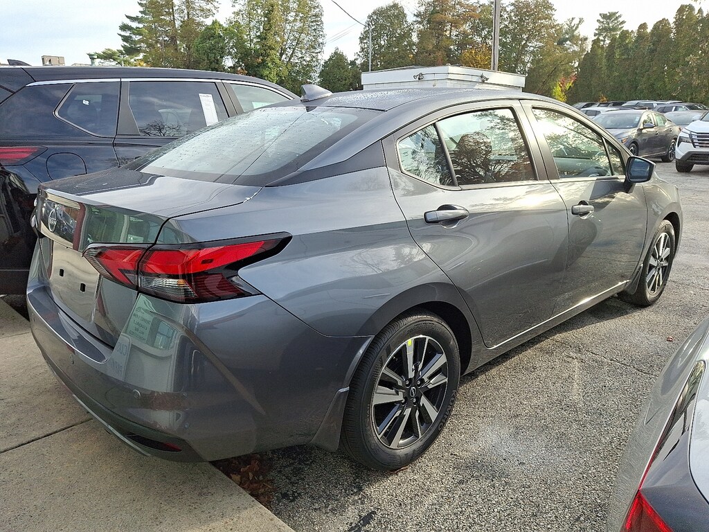 New 2025 Nissan Versa 1.6 SV Car