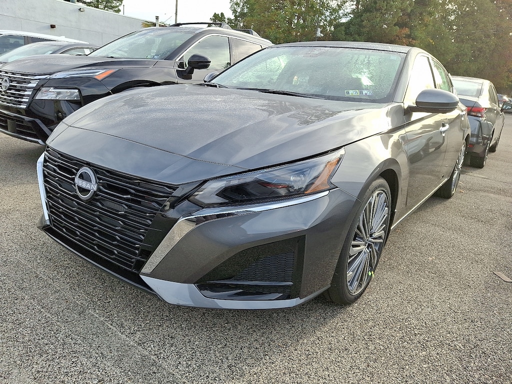 New 2025 Nissan Altima SL FWD Car