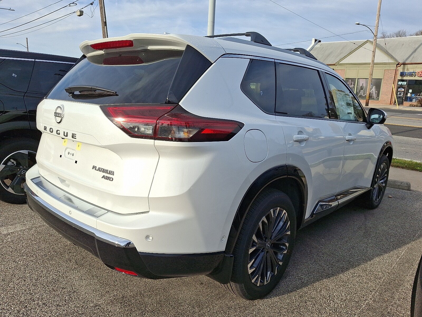 2026 Nissan Rogue Platinum photo 3