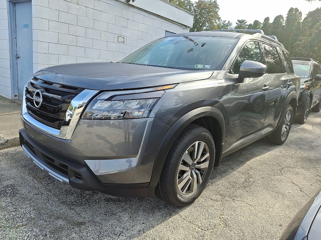 New 2025 Nissan Pathfinder SL 4WD Sport Utility