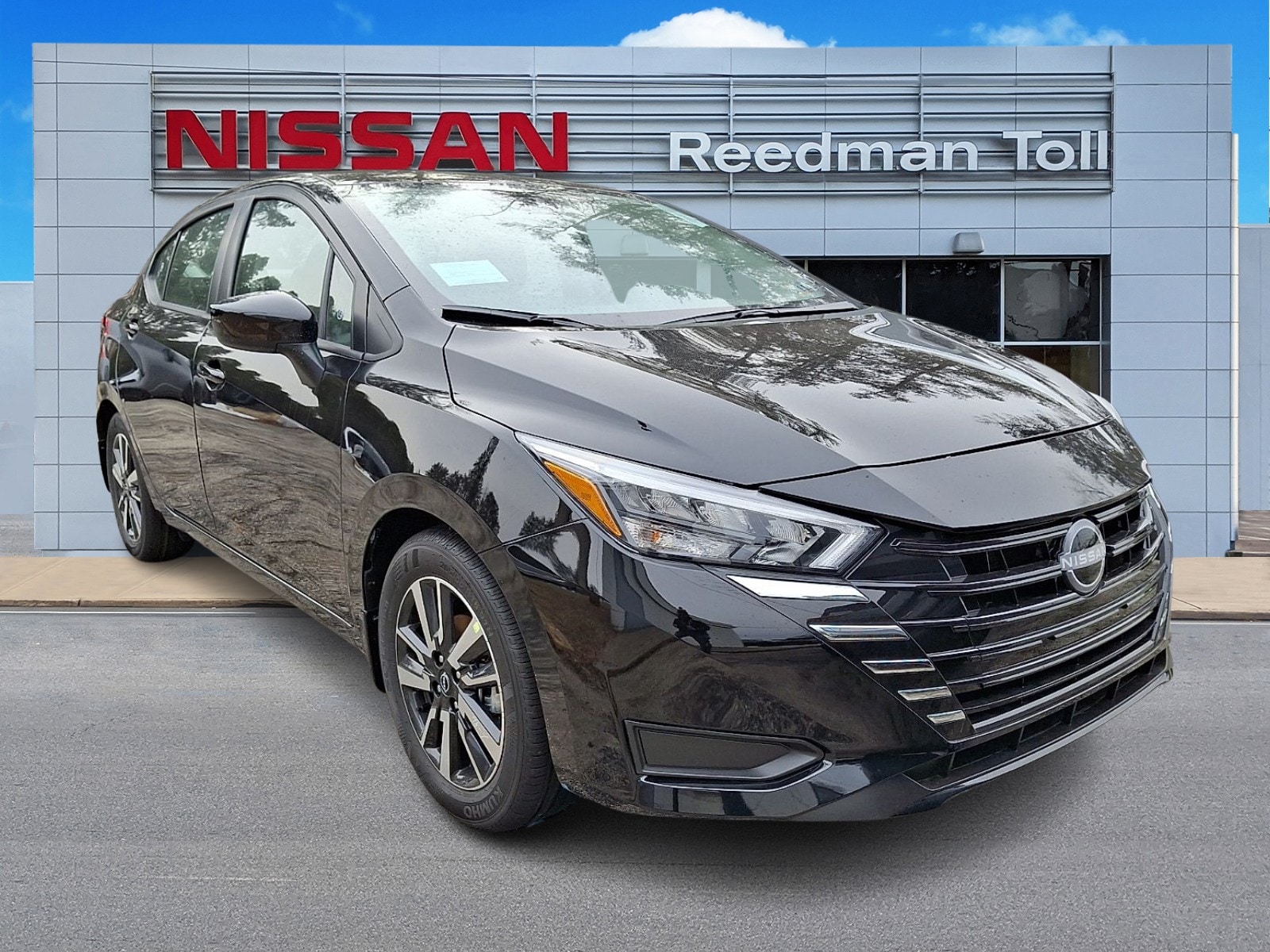 2025 Nissan Versa SV's photo