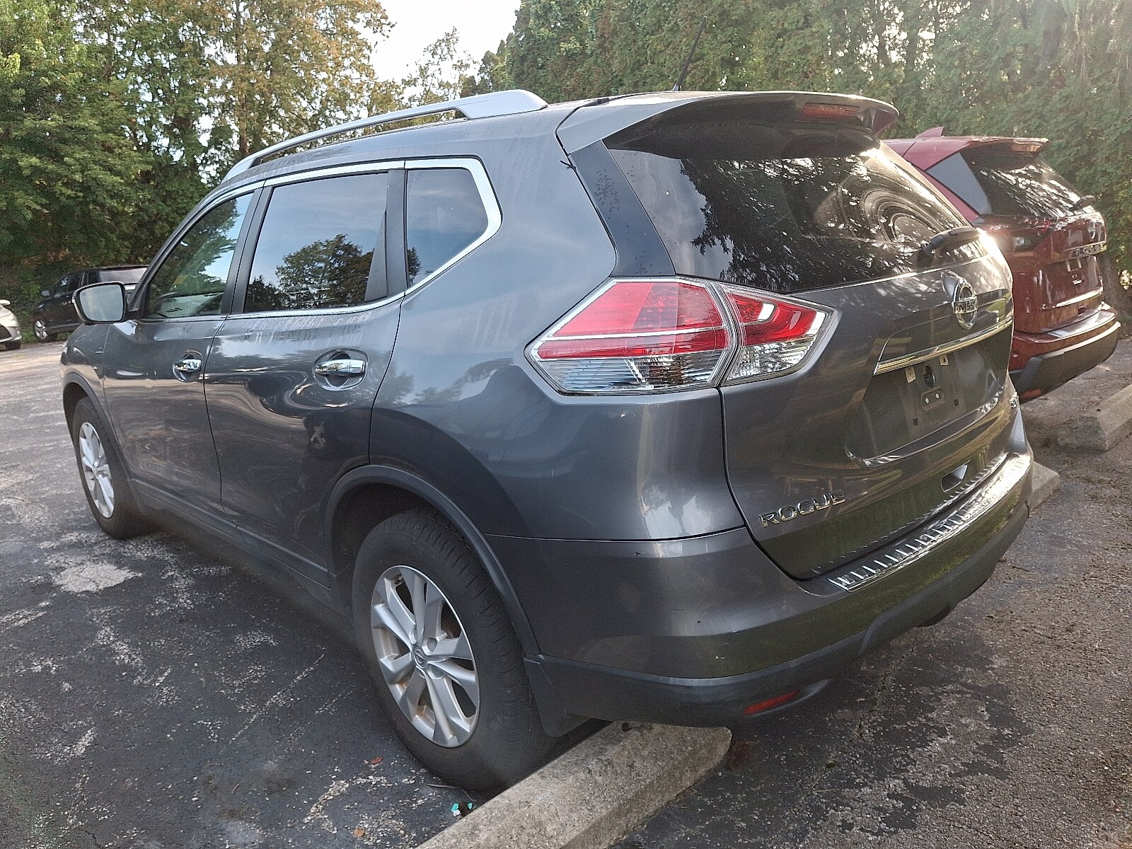 2016 Nissan Rogue SV photo 3