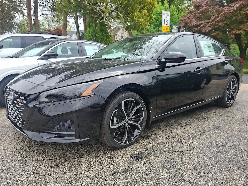 New 2026 Nissan Altima SR FWD Car