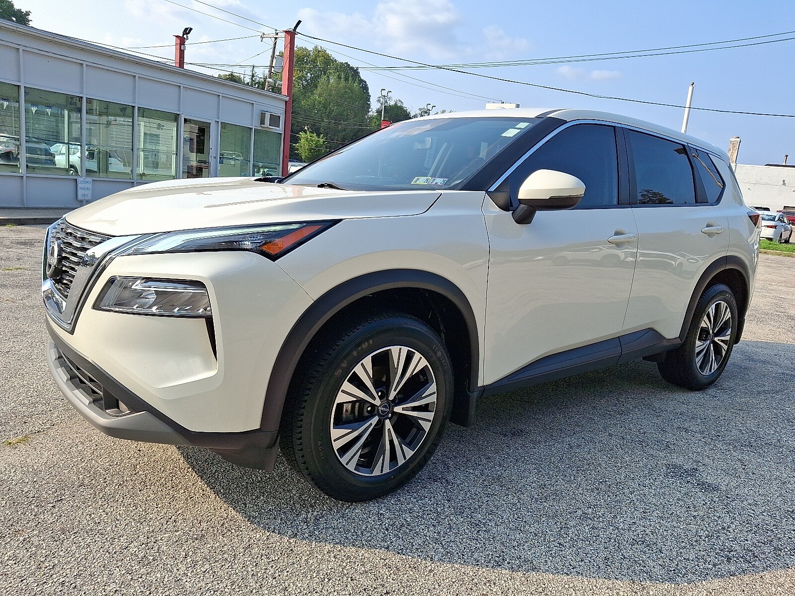 2023 Nissan Rogue SV AWD photo 3